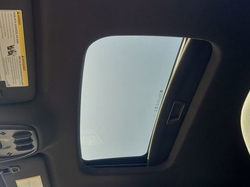 New 2026 Chevrolet Trax RS w/ Sunroof Package image 32