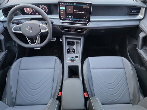 New 2026 Volkswagen Tiguan SE R-Line image 21