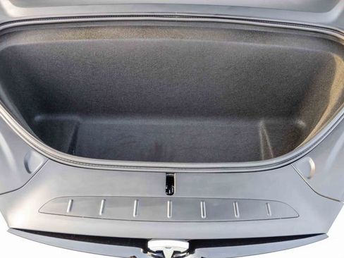 Used 2023 Tesla Model X Plaid image 32