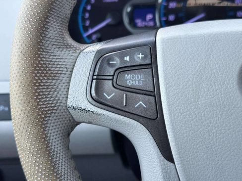 Used 2013 Toyota Sienna XLE FWD image 32