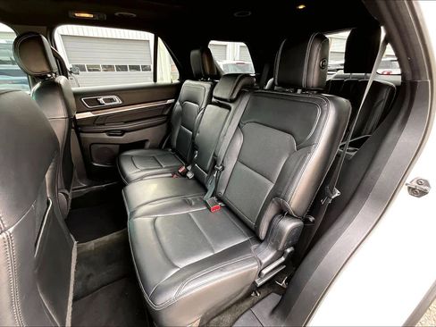 Used 2016 Ford Explorer Limited image 20