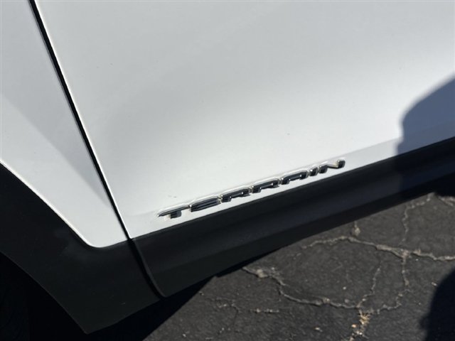 Certified 2023 GMC Terrain SLT AWD/4WD image 30