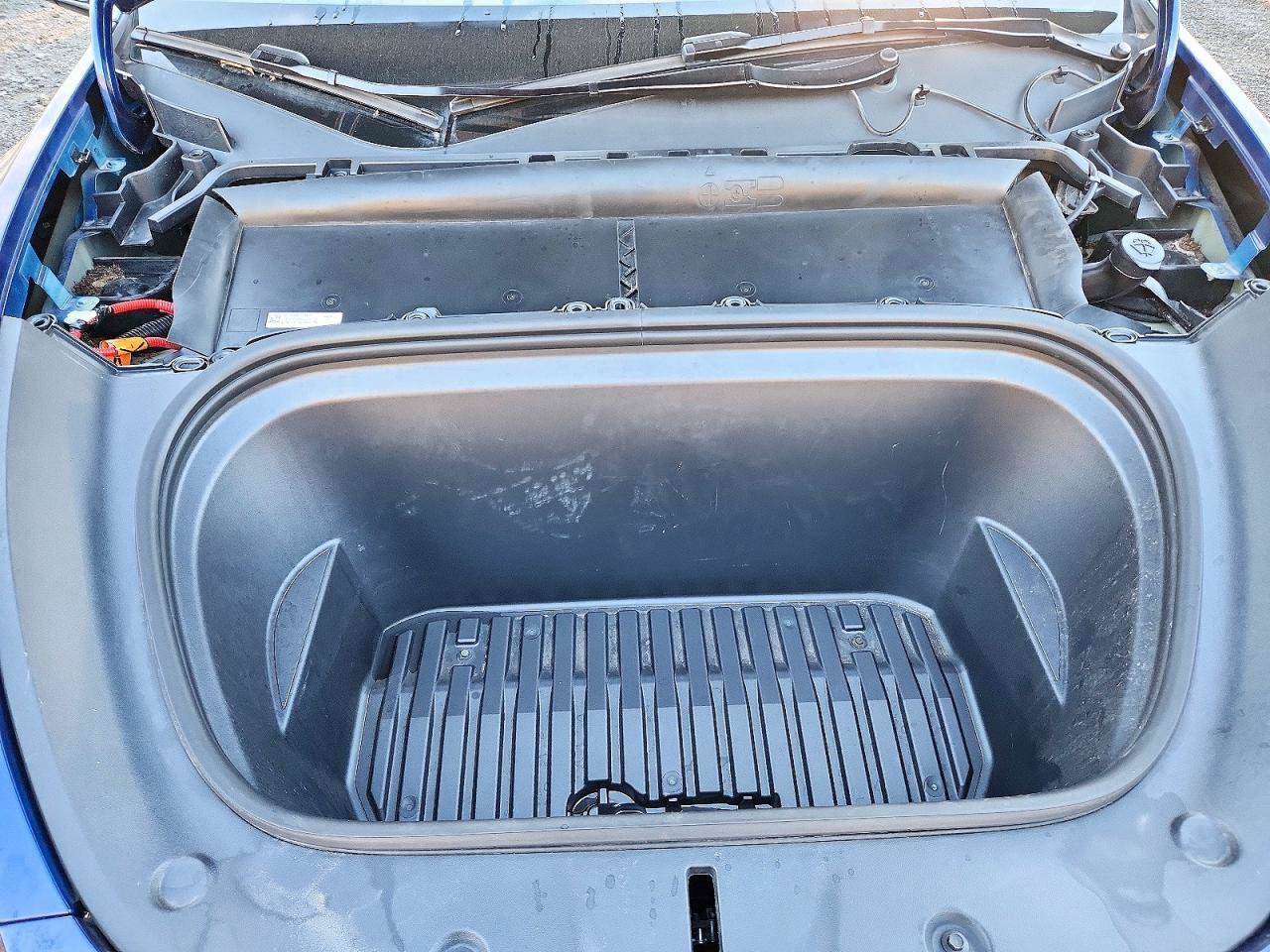 Used 2025 Tesla Model Y Long Range RWD image 9