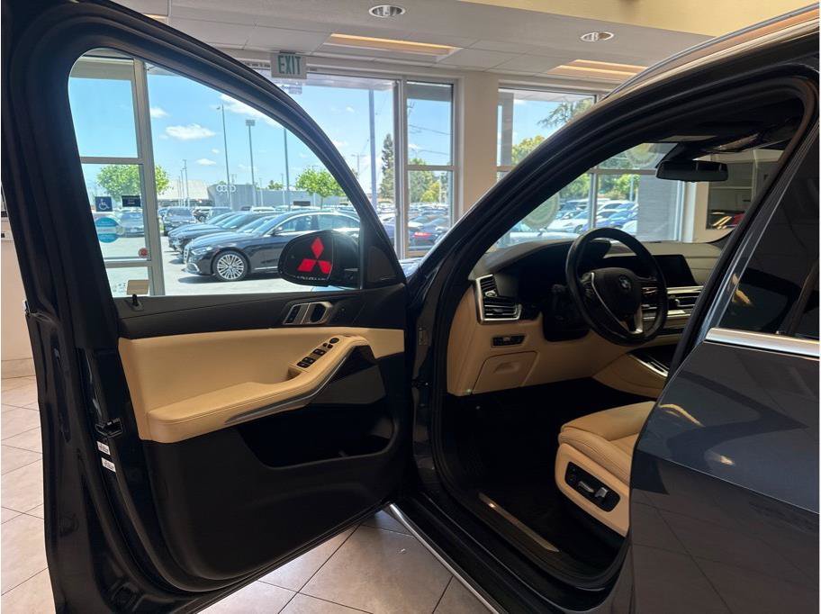 Used 2021 BMW X5 xDrive40i w/ Premium Package AWD/4WD image 10