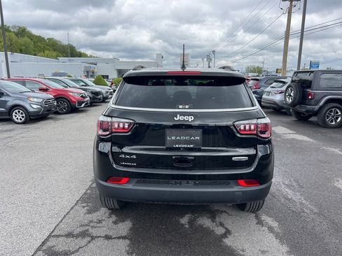 Used 2022 Jeep Compass Latitude AWD/4WD image 4
