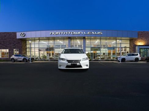 Used 2013 Lexus ES 350 w/ Luxury Pkg image 18