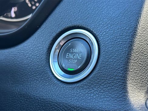 Used 2019 Cadillac XT4 Luxury image 19