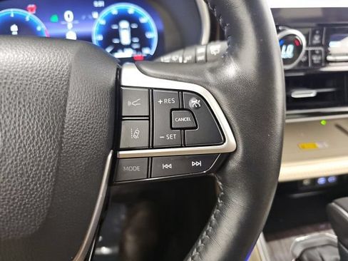 Used 2024 Toyota Highlander Limited AWD/4WD image 21