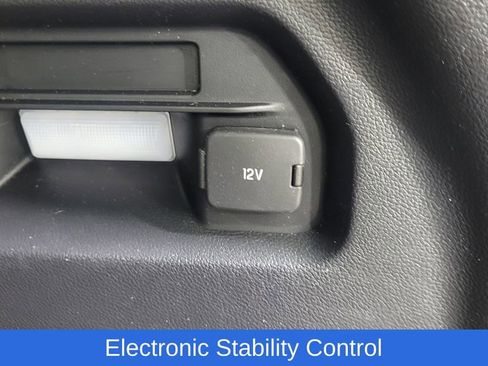 Used 2021 Ford Explorer XLT w/ Equipment Group 202A image 13