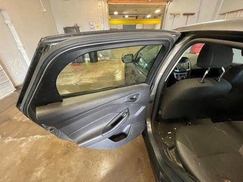 Used 2012 Ford Focus SE image 25