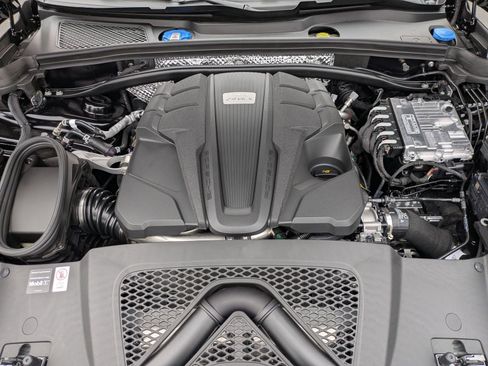 Certified 2025 Porsche Macan S AWD/4WD image 27