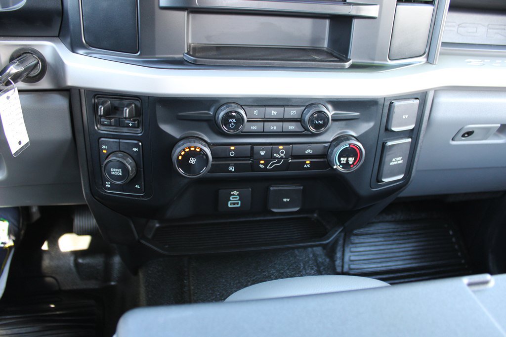 Used 2024 Ford F250 XL w/ XL Driver Assist Package AWD/4WD image 32