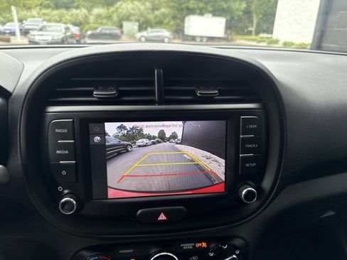 Used 2023 Kia Soul LX image 21