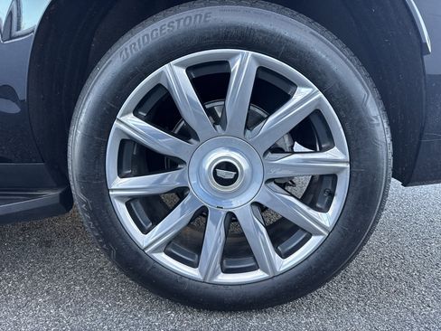 Used 2023 Cadillac Escalade ESV Premium Luxury Platinum image 31