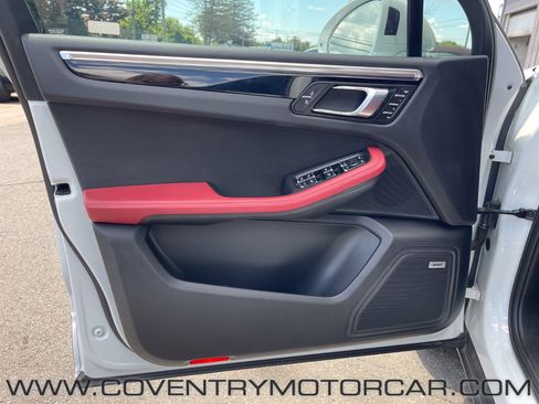 Used 2020 Porsche Macan S image 33