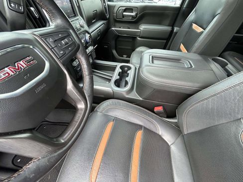Used 2022 GMC Sierra 2500 AT4 w/ AT4 Premium Plus Package AWD/4WD image 10