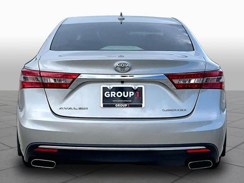 Used 2018 Toyota Avalon Limited FWD image 5