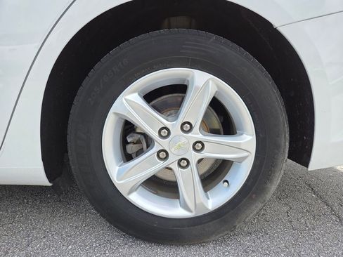 Used 2021 Chevrolet Malibu LS image 15