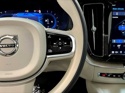 Certified 2023 Volvo XC60 B5 Plus w/ Climate Package image 23