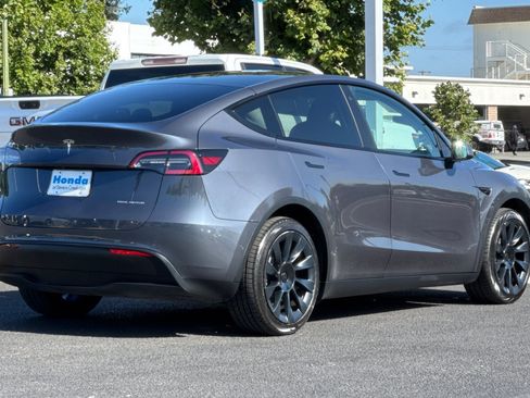 Used 2020 Tesla Model Y Long Range AWD/4WD image 8