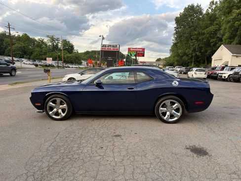 Used 2014 Dodge Challenger R/T RWD image 8
