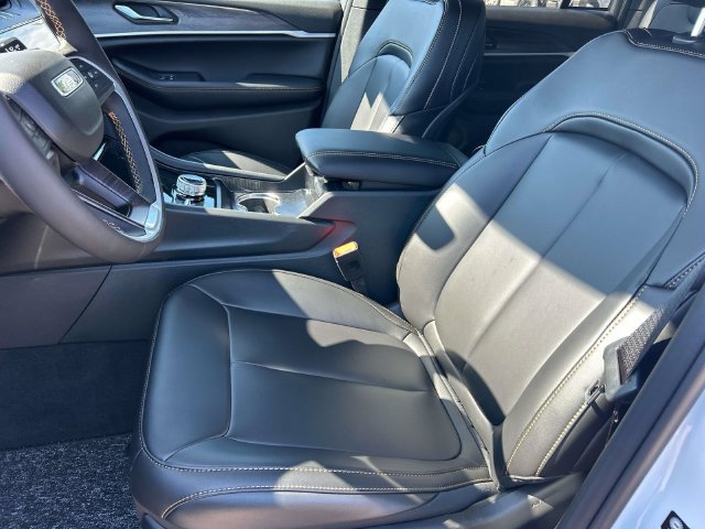 New 2026 Jeep Grand Cherokee Limited AWD/4WD image 24
