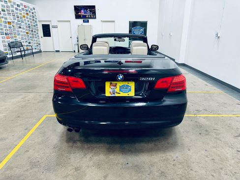 Used 2013 BMW 328i Convertible image 6