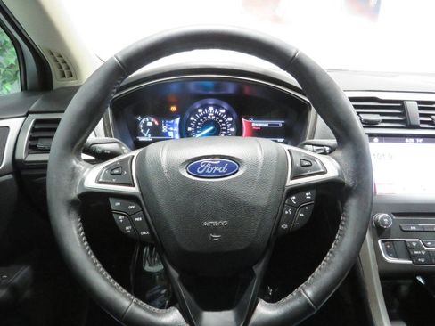 Used 2018 Ford Fusion SE image 14