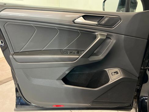 Used 2024 Volkswagen Tiguan SE image 15