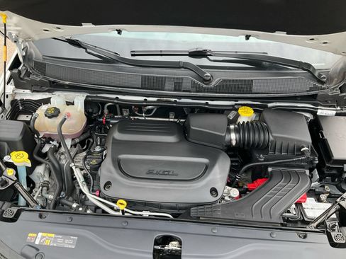 Used 2024 Chrysler Voyager LX FWD image 32
