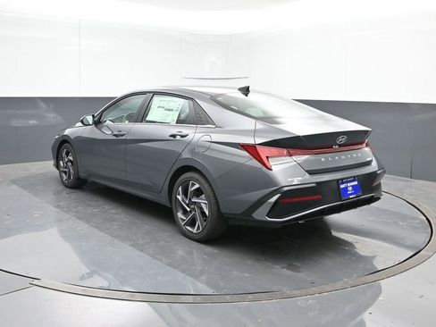 New 2026 Hyundai Elantra Limited FWD image 4