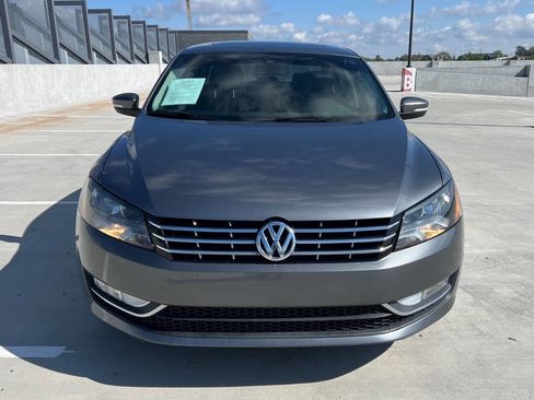 Used 2014 Volkswagen Passat TDI SEL Premium FWD image 4