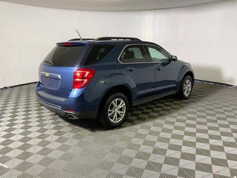 Used 2017 Chevrolet Equinox LT w/ Convenience Package AWD/4WD image 6