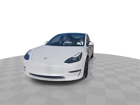 Used 2023 Tesla Model 3 Performance image 3