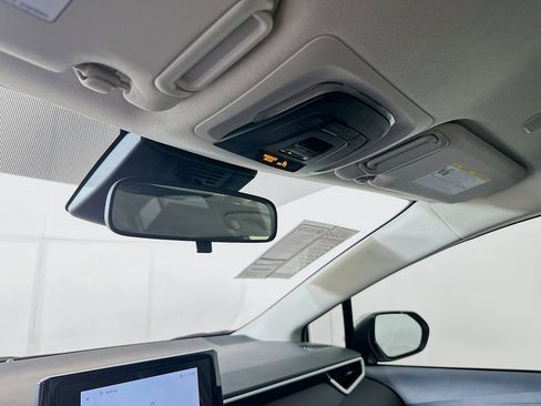 Used 2025 Toyota Corolla LE FWD image 18