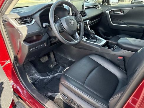 Used 2019 Toyota RAV4 Limited image 11