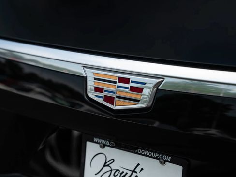 Used 2021 Cadillac Escalade ESV Premium Luxury w/ Performance Package AWD/4WD image 23
