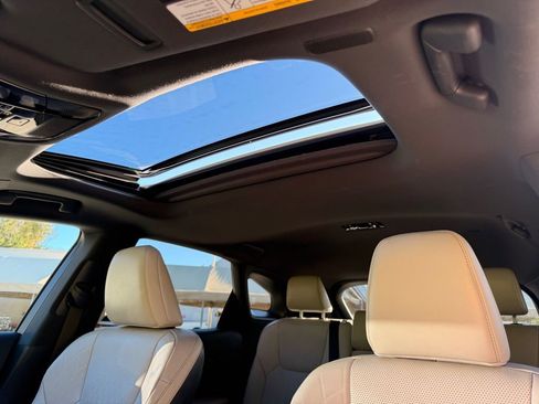 Certified 2024 Lexus RX 350 Premium w/ Accessory Package (Z1) image 18