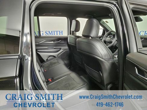 Used 2024 Jeep Grand Cherokee Altitude image 14