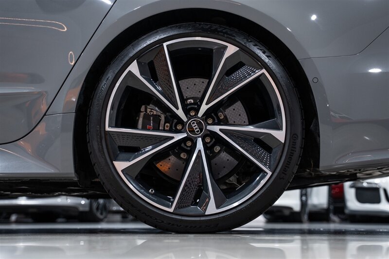 Used 2021 Audi RS 7 Sportback w/ Carbon Optic Package AWD/4WD image 12