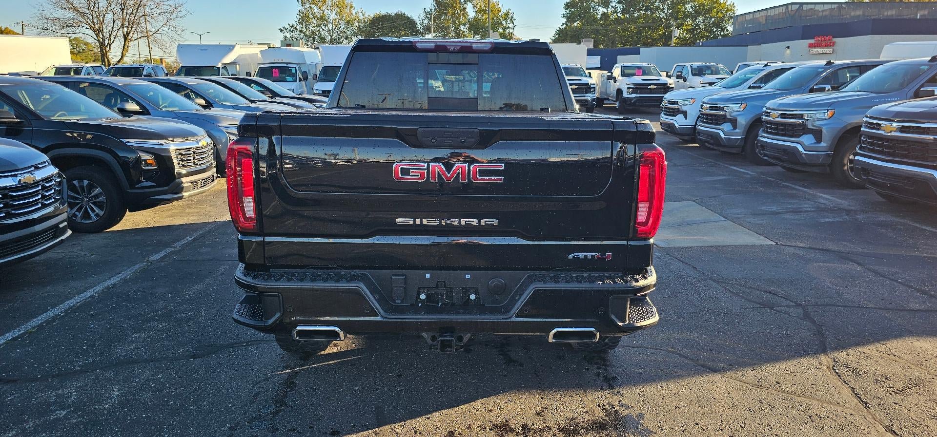 Used 2020 GMC Sierra 1500 AT4 w/ AT4 Premium Package AWD/4WD image 6