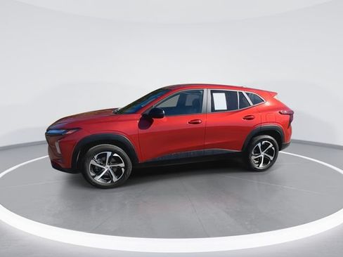 Used 2024 Chevrolet Trax RS w/ Driver Confidence Package FWD image 5
