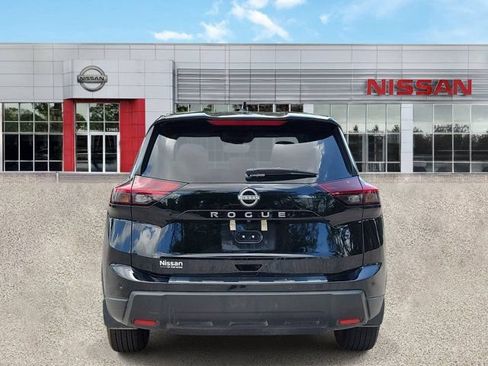 Certified 2026 Nissan Rogue SV FWD image 6