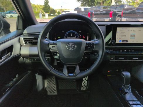 Used 2026 Toyota Camry SE FWD image 15