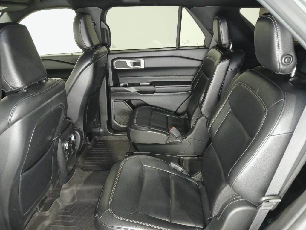 Used 2020 Ford Explorer XLT w/ Equipment Group 202A AWD/4WD image 12