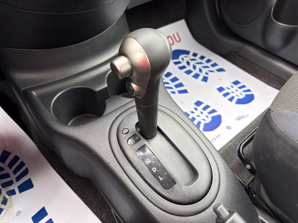 Used 2012 Nissan Versa FWD image 29