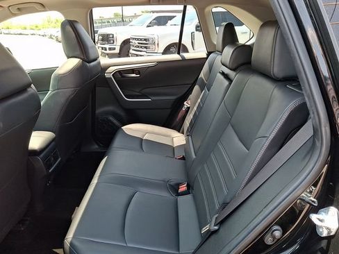Used 2019 Toyota RAV4 XLE Premium w/ Cold Weather Package AWD/4WD image 10