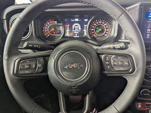 Used 2026 Jeep Gladiator Mojave AWD/4WD image 18