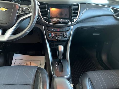 Used 2021 Chevrolet Trax LT w/ Driver Confidence Package image 9