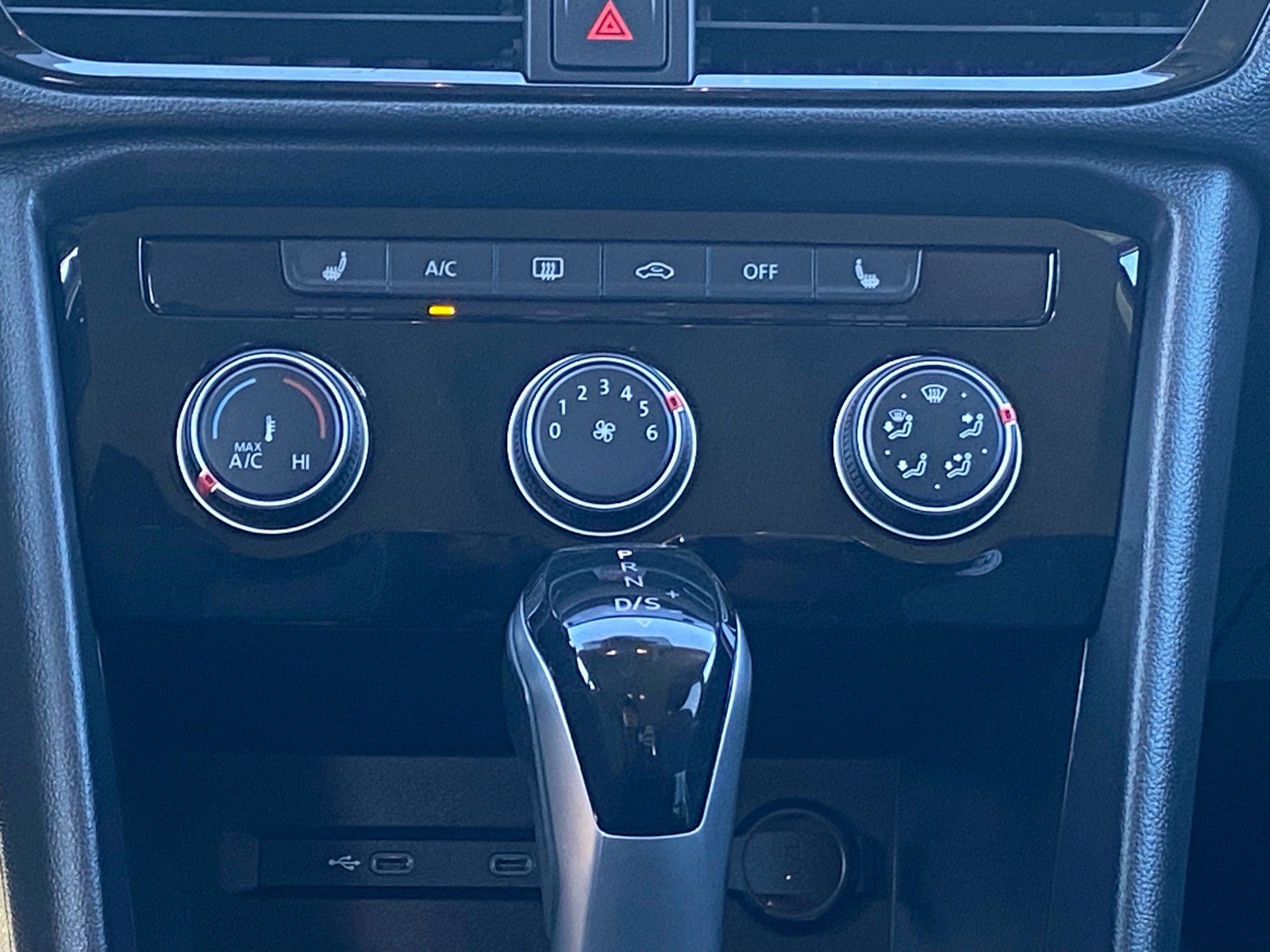 Certified 2023 Volkswagen Taos SE AWD/4WD image 7